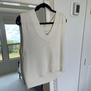 Abercrombie sweater vest